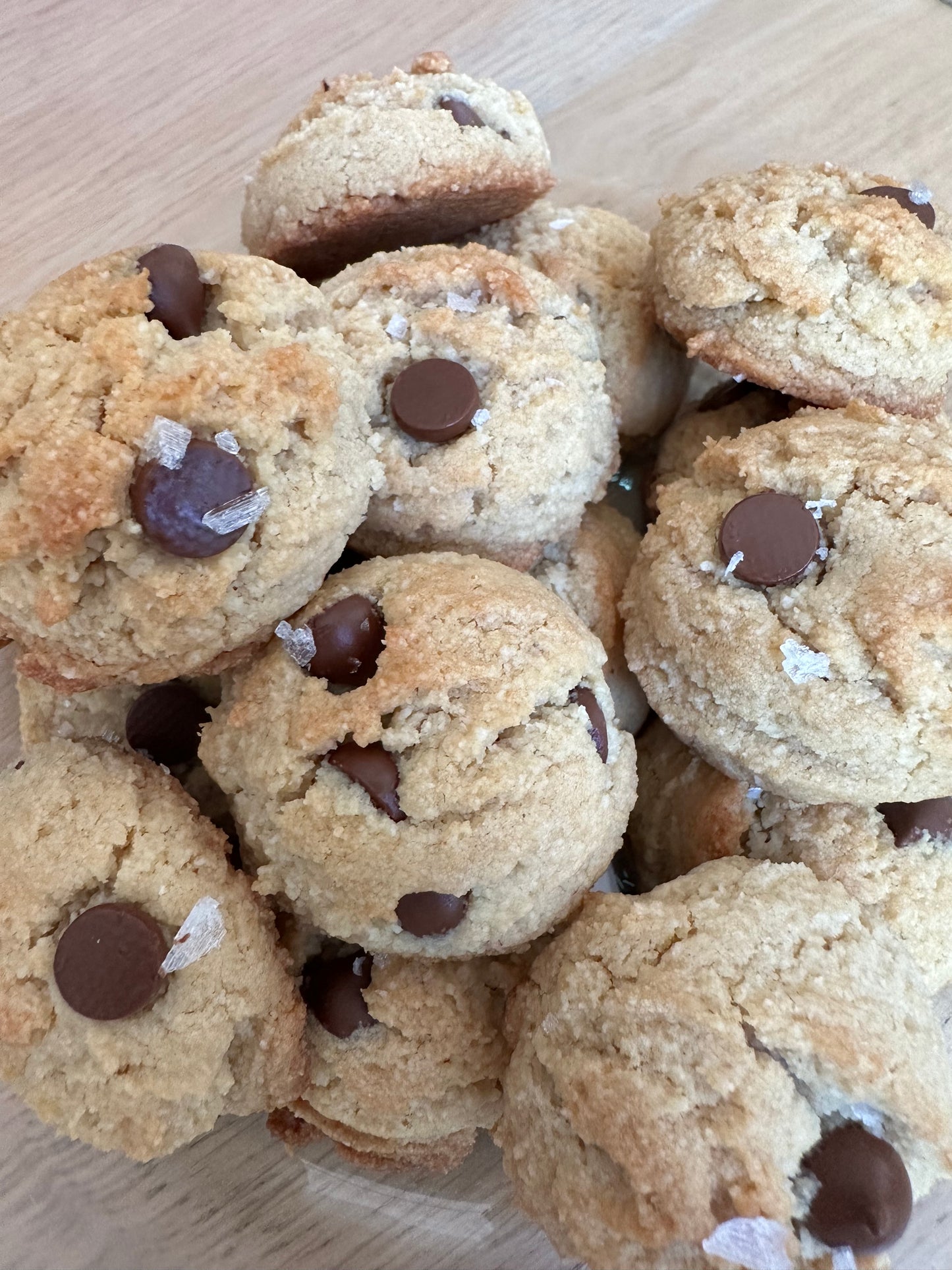 Almond Flour Chocolate Chip Cookies